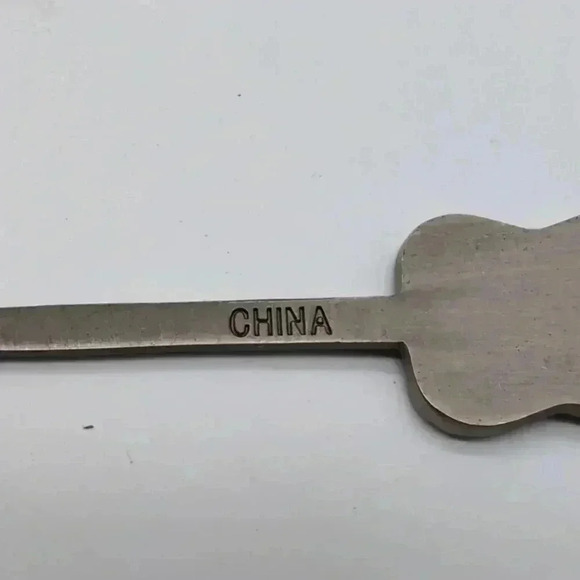 Route 66 Sign and Car Souvenir Engraved Spoon Pewter Kitschy Cool - Picture 5 of 5